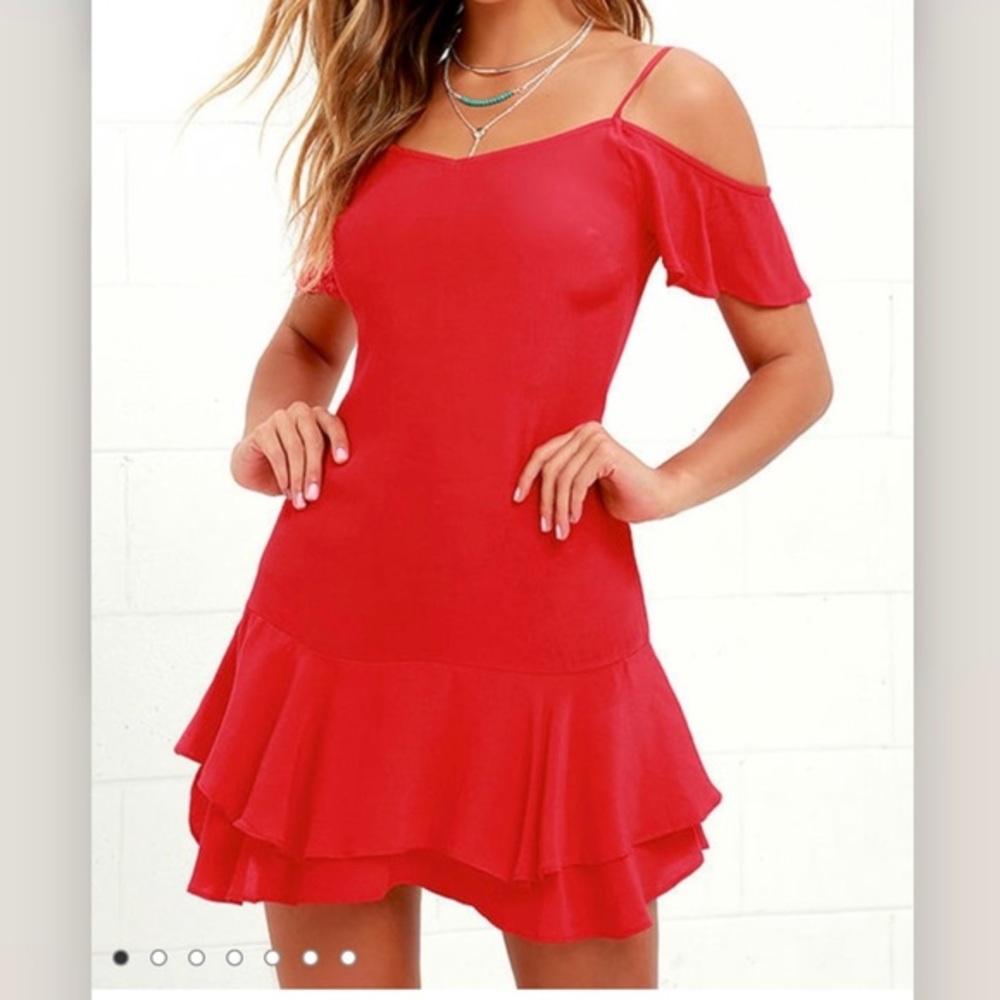 💃🏻Lulus Red Ruffled Up Cold Shoulder Backless Mini Dress‎